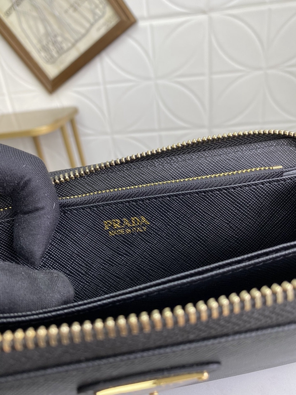 プラダ財布コピー全体デザイン